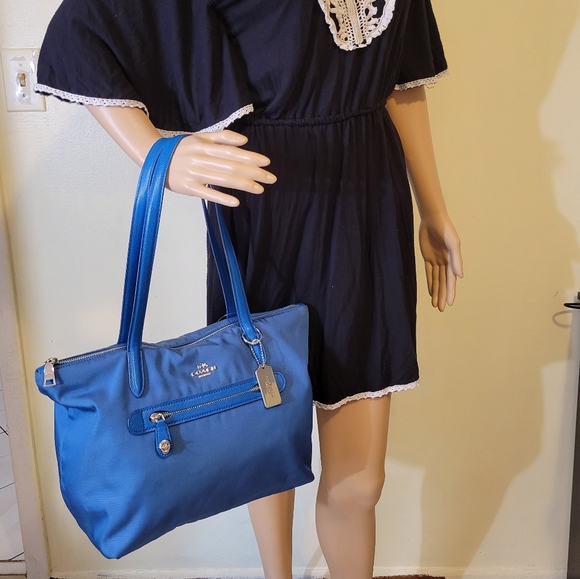 Like New!Coach Nylon Teal/Peacock blueTote bag - Picture 3 of 16